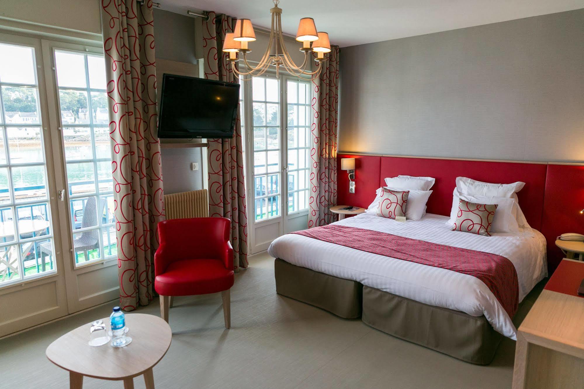 Hotel Le Goyen Audierne Esterno foto